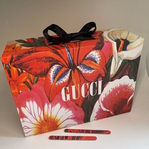 New Gucci flower Gift Box 30cm x 22cm x 10.5cm